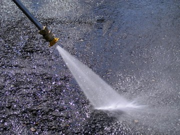 Water Jetting Can Clean Large Amount of Debris within Just Few Minutes